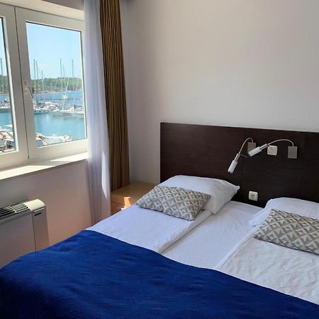 Apartment Aci Marina Cres Εξωτερικό φωτογραφία