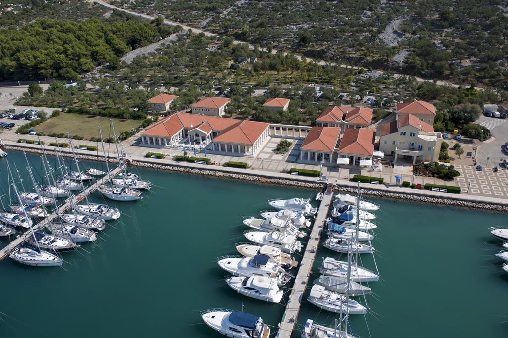 Apartment Aci Marina Cres Εξωτερικό φωτογραφία