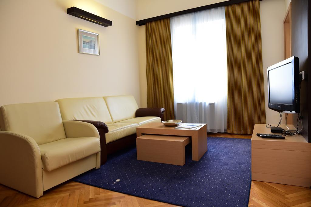 Apartment Aci Marina Cres Εξωτερικό φωτογραφία