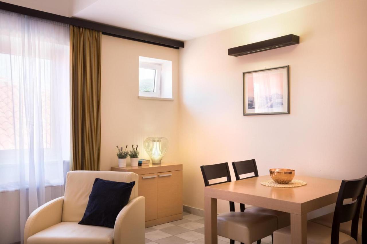 Apartment Aci Marina Cres Εξωτερικό φωτογραφία