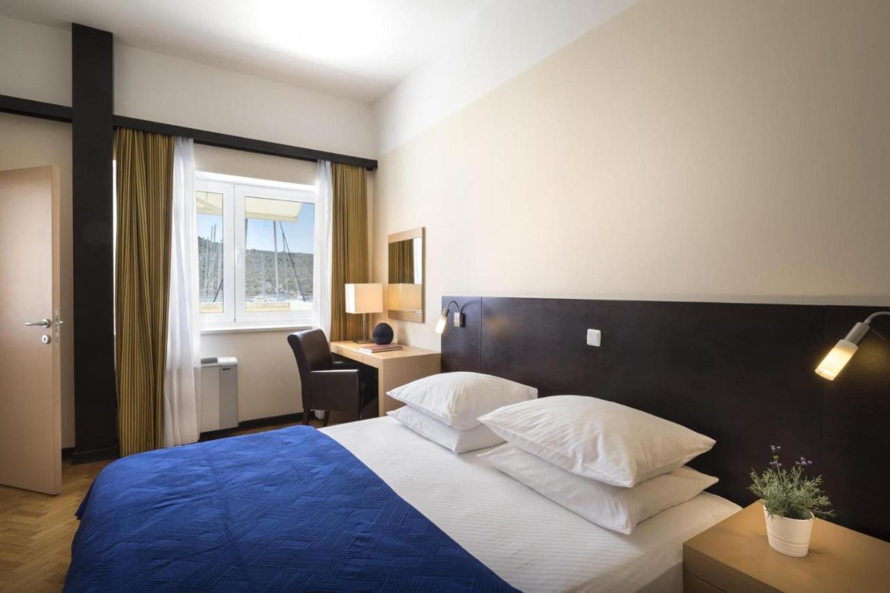 Apartment Aci Marina Cres Εξωτερικό φωτογραφία