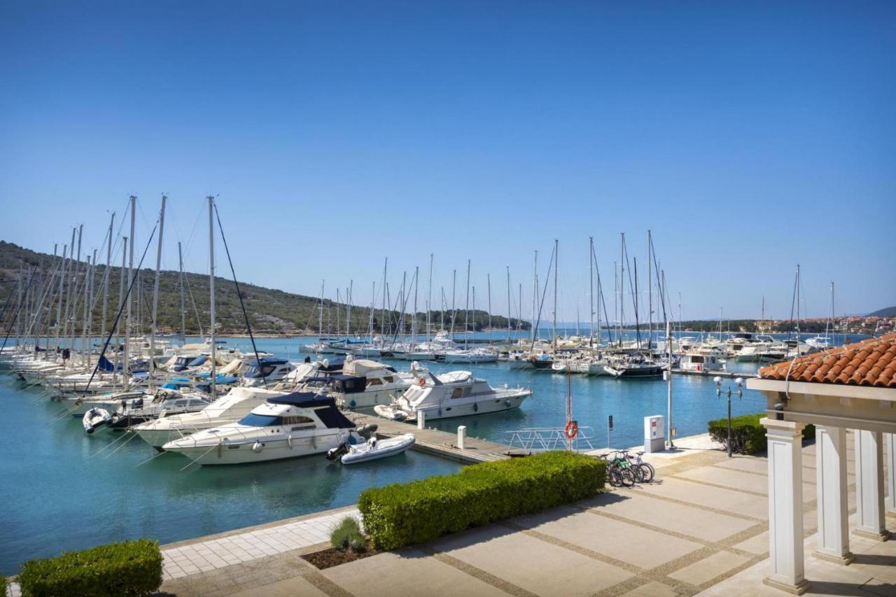 Apartment Aci Marina Cres Εξωτερικό φωτογραφία