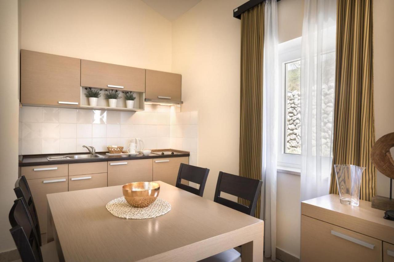 Apartment Aci Marina Cres Εξωτερικό φωτογραφία
