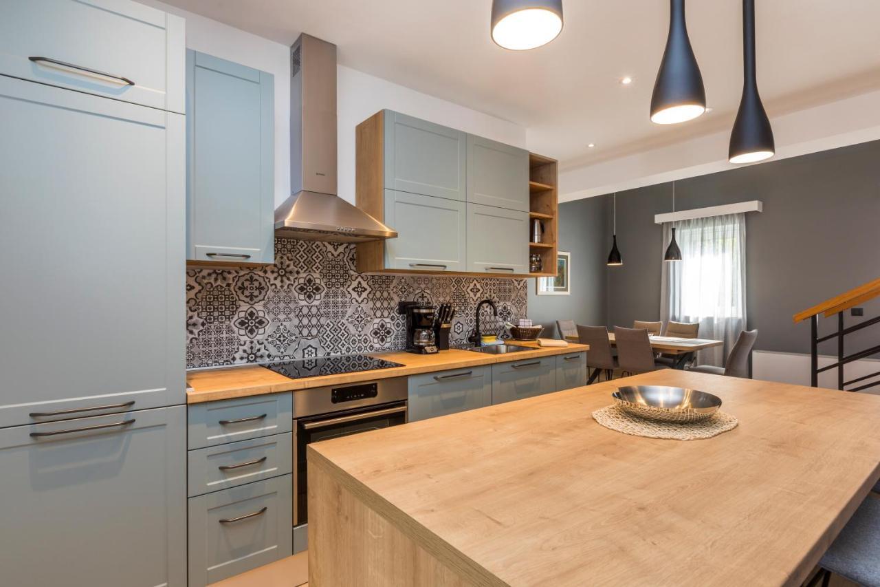Apartment Aci Marina Cres Εξωτερικό φωτογραφία